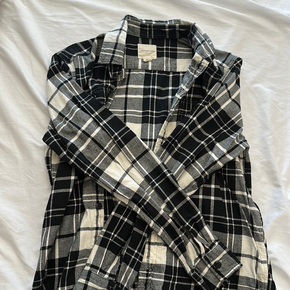 American Eagle black & white checkered flannel